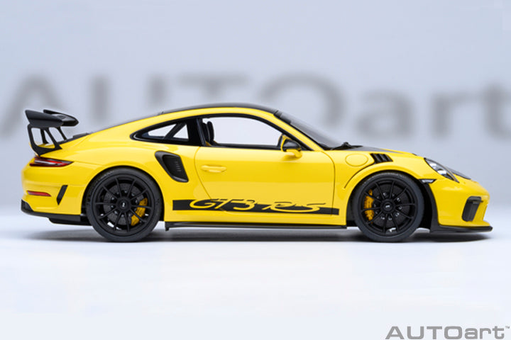 Porsche 911 GT2 RS Weissach Package Racing Yellow