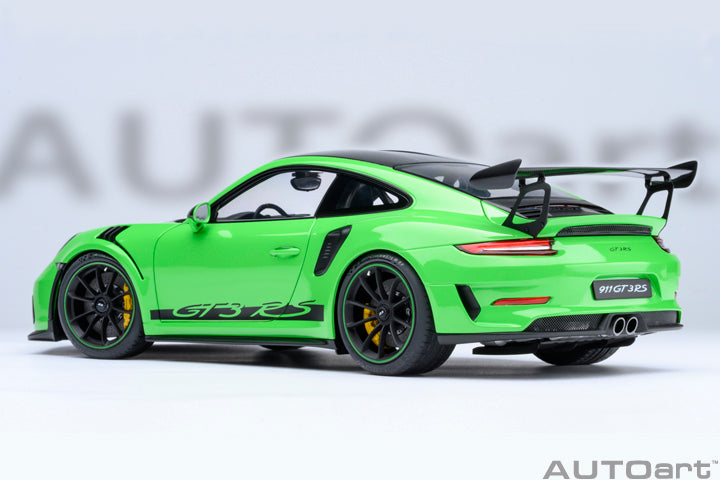 Porsche 911 GT2 RS Weissach Package