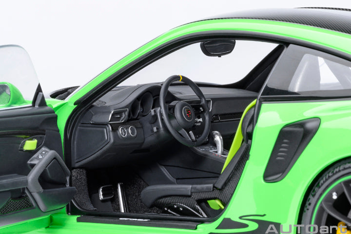 Porsche 911 GT2 RS Weissach Package