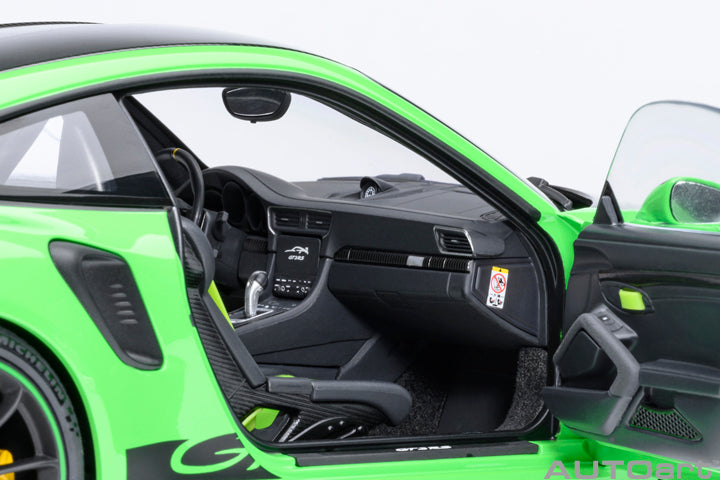 Porsche 911 GT2 RS Weissach Package
