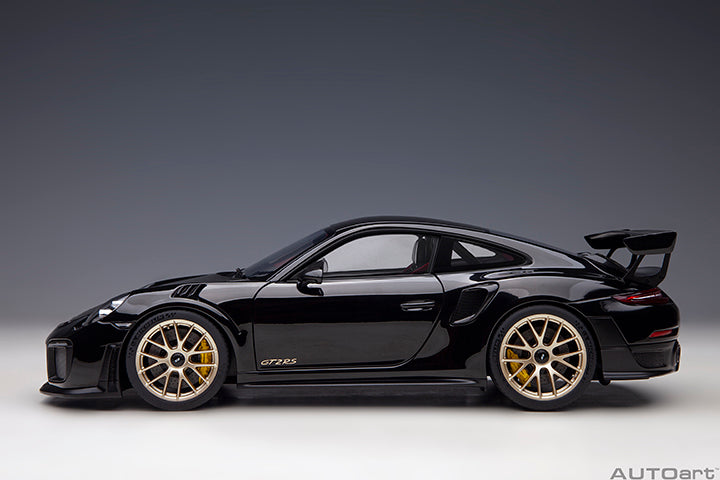 Porsche 911 GT2 RS Weissach Package