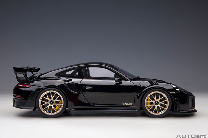 Porsche 911 GT2 RS Weissach Package