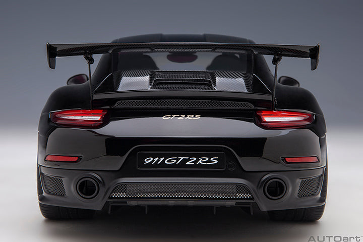 Porsche 911 GT2 RS Weissach Package