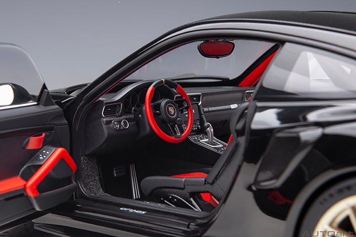 Porsche 911 GT2 RS Weissach Package
