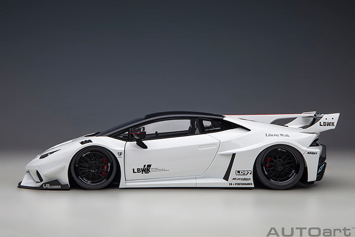 Liberty Walk LB Huracán GT White Silhouette Works