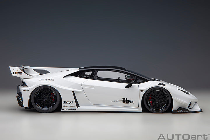 Liberty Walk LB Huracán GT White Silhouette Works