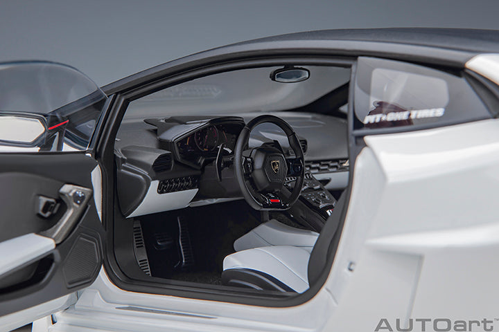 Liberty Walk LB Huracán GT White Silhouette Works