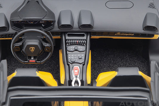 Liberty Walk LB Huracán GT Metallic Yellow