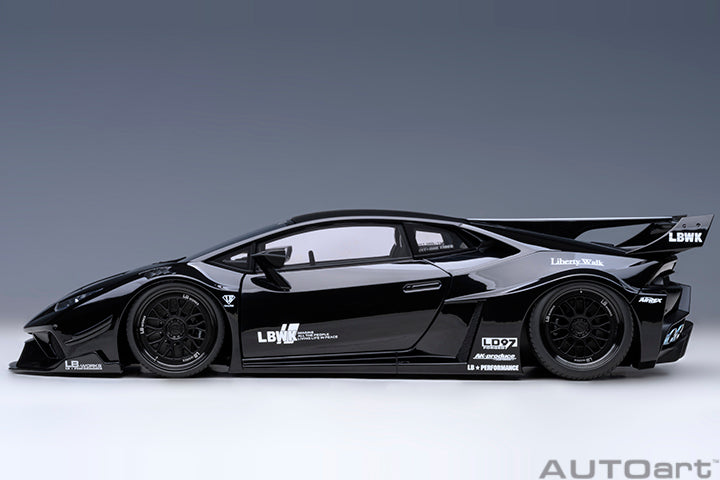 Liberty Walk LB Huracán GT Black Silhouette Works
