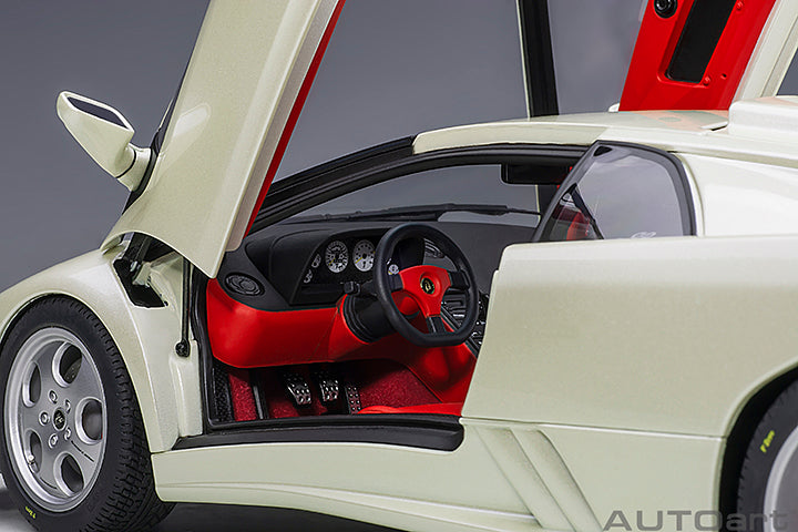 Lamborghini Diablo SE30 JOTA 1995 Balloon White
