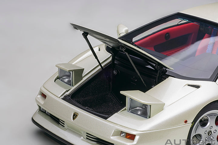 Lamborghini Diablo SE30 JOTA 1995 Balloon White