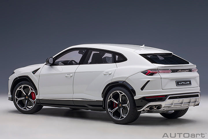 Lamborghini Urus Bianco Icarus