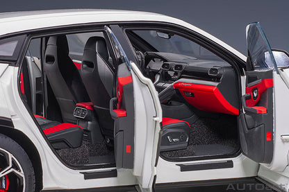 Lamborghini Urus Bianco Icarus