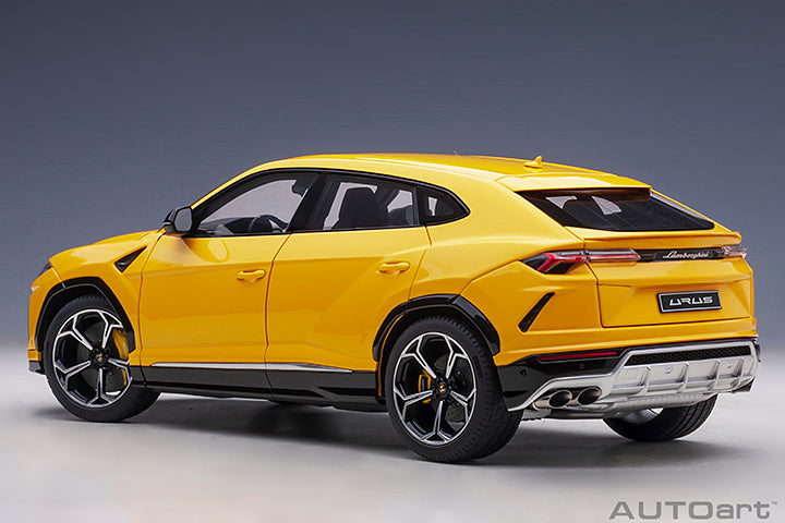 Lamborghini Urus Giallo Auge
