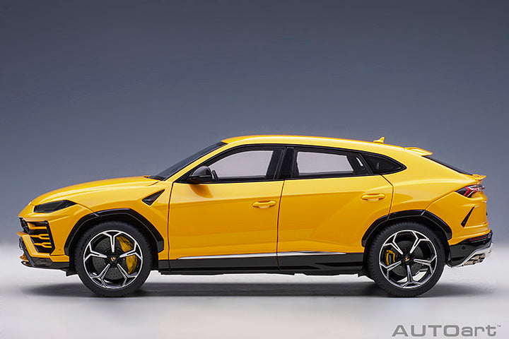 Lamborghini Urus Giallo Auge
