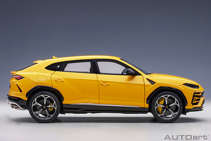 Lamborghini Urus Giallo Auge