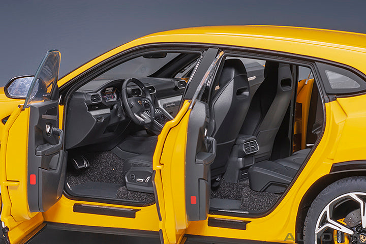 Lamborghini Urus Giallo Auge