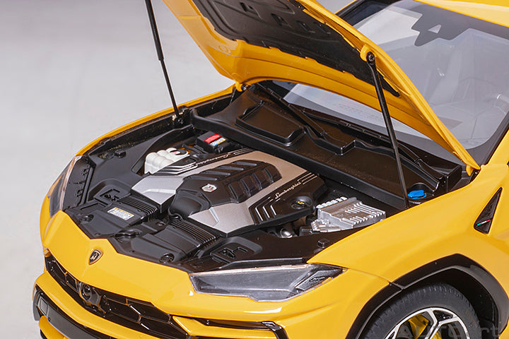 Lamborghini Urus Giallo Auge