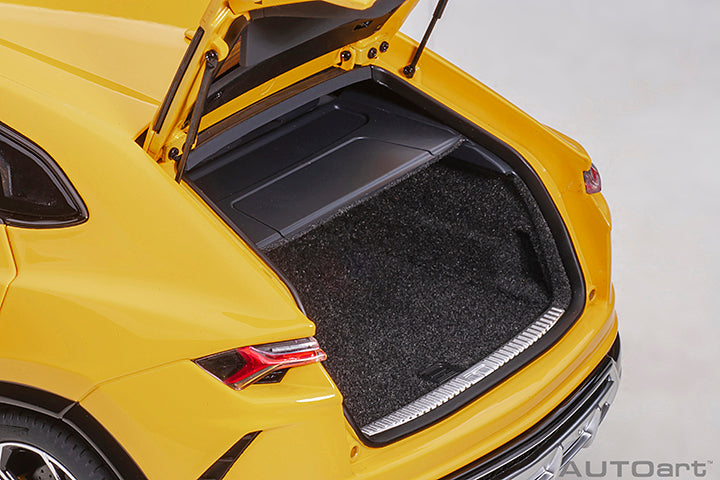 Lamborghini Urus Giallo Auge