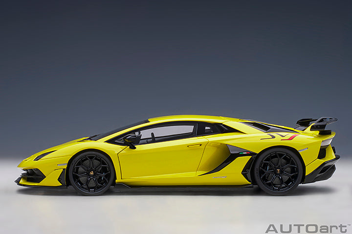 Lamborghini Aventador SVJ Giallo Tenerife