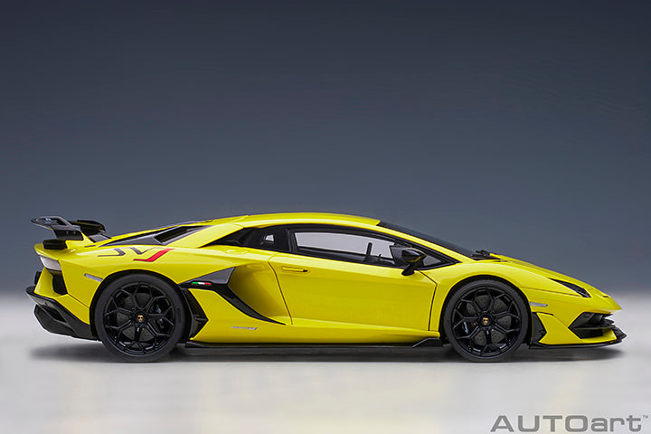 Lamborghini Aventador SVJ Giallo Tenerife