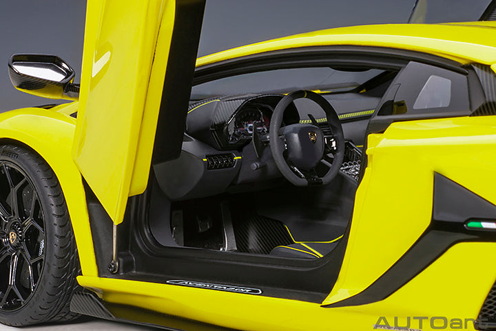 Lamborghini Aventador SVJ Giallo Tenerife