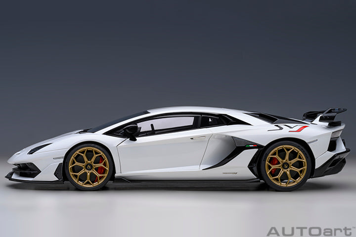 Lamborghini Aventador SVJ Bianco Asopo