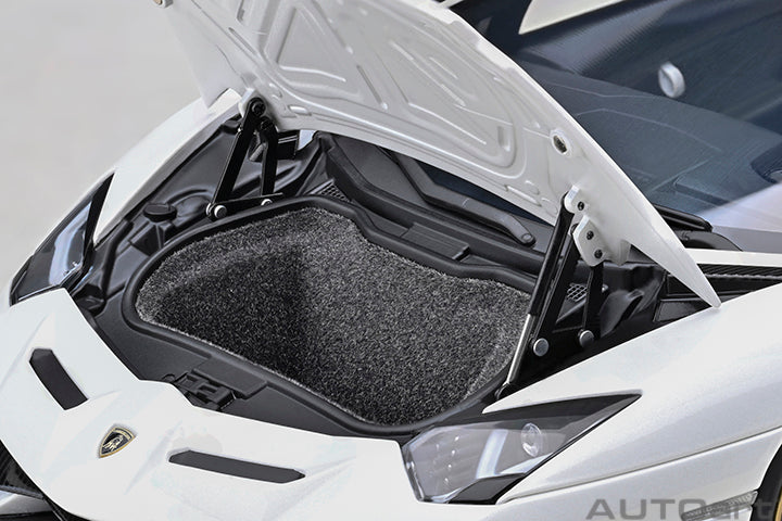 Lamborghini Aventador SVJ Bianco Asopo