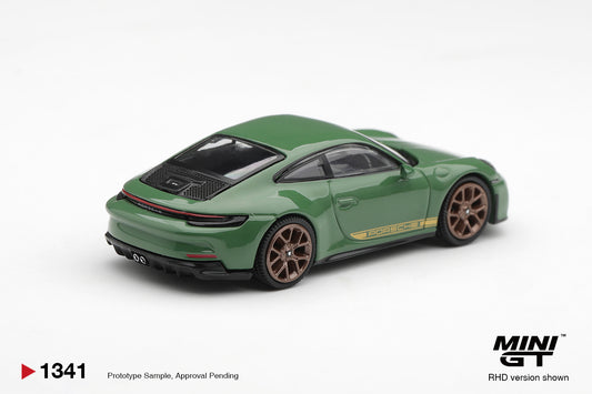 Porsche 911 (992) GT3 Touring Auratium Green
