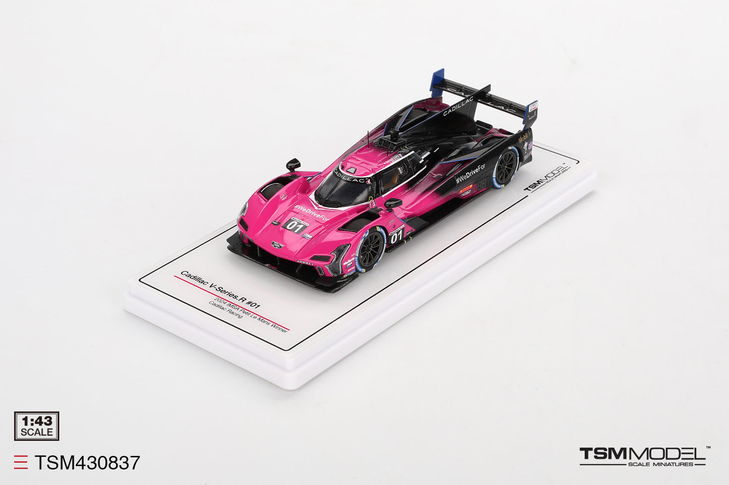 Cadillac V-Series.R No.01 Cadillac Racing IMSA Petit Le Mans