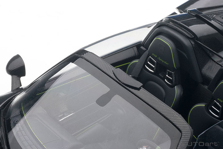 Porsche 918 Spyder Weissach Package