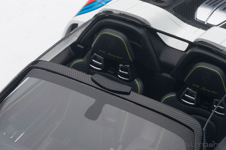 Porsche 918 Spyder Weissach Package