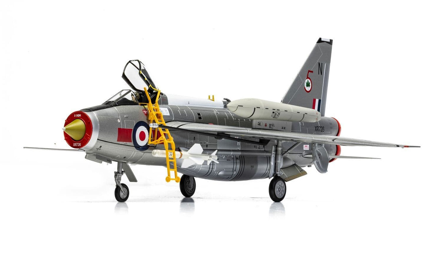 English Electric Lightning F.6 XR726/N RAF No.5 Squadron Binbrook Wing