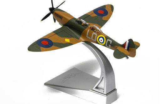 Supermarine Spitfire T9 SM520 G-ILDA RAF No.602 Squadron