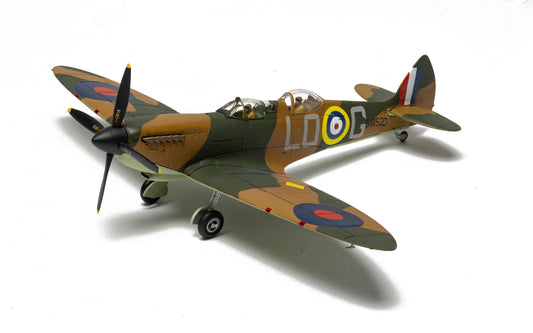 Supermarine Spitfire T9 SM520 G-ILDA RAF No.602 Squadron