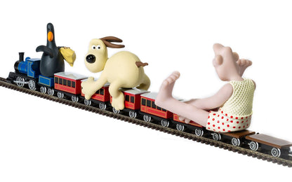 Wallace and Gromit Feathers McGraw and Loco The Wrong Trousers