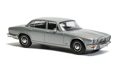 Ford Capri Mk2 2.0S Diamond White and Jaguar XJ6 Series 2 Silver Twin Set