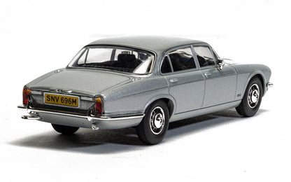 Ford Capri Mk2 2.0S Diamond White and Jaguar XJ6 Series 2 Silver Twin Set