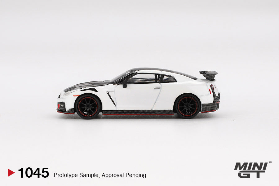 Nissan GT-R NISMO 2024 Brilliant White Pearl
