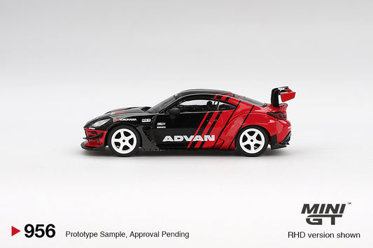 Toyota GR86 HKS Type R Advan Tokyo Auto Salon