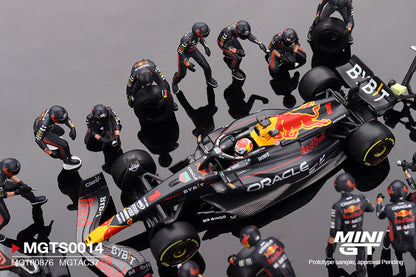 Oracle Red Bull RB19 No.1 Verstappen F1 2023 Japanese GP Pit Crew Set
