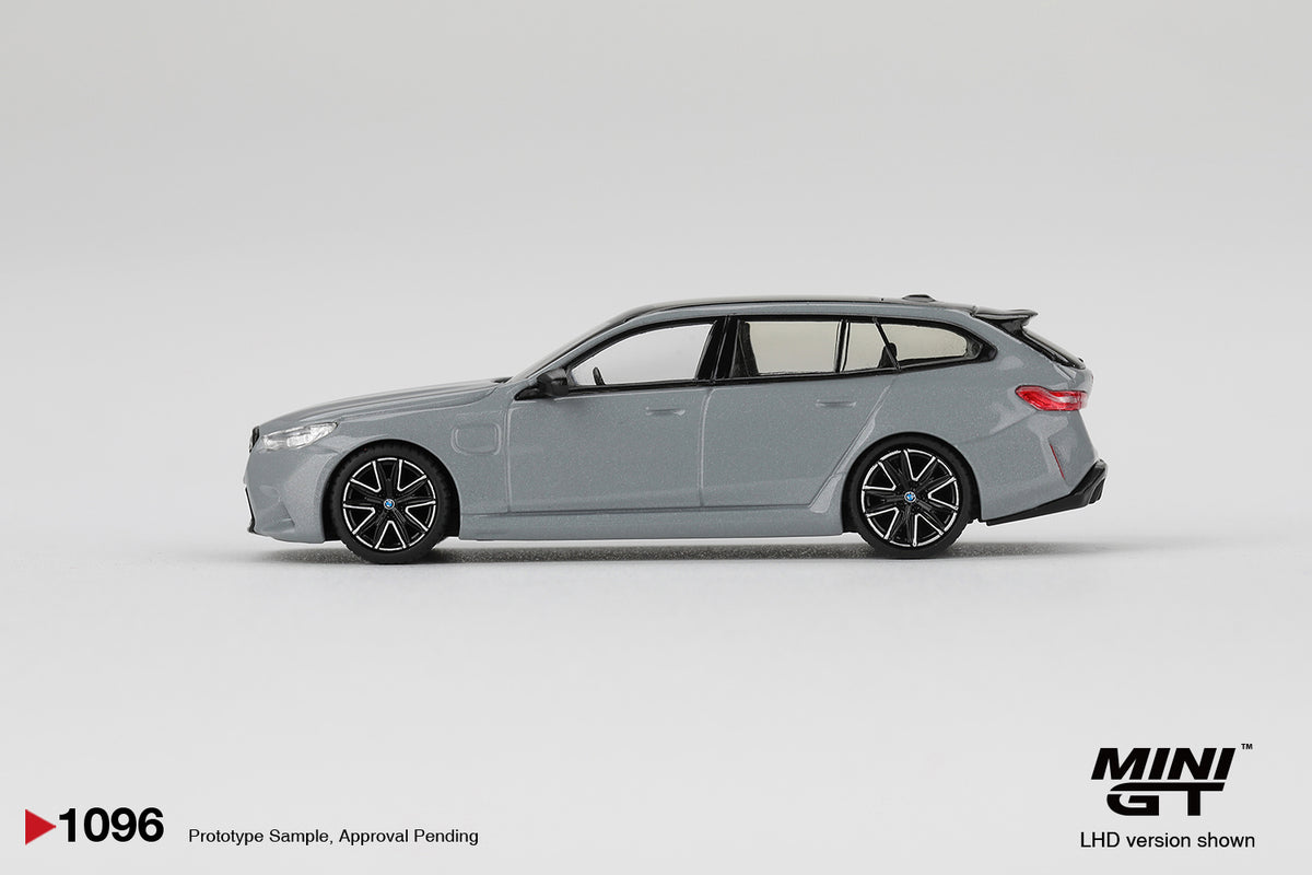 BMW M5 Touring G99 Brooklyn Grey Metallic