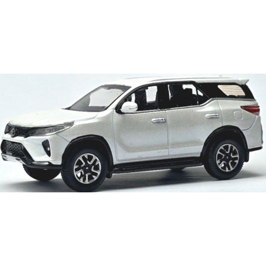 Toyota Fortuner Q Variant Platinum White